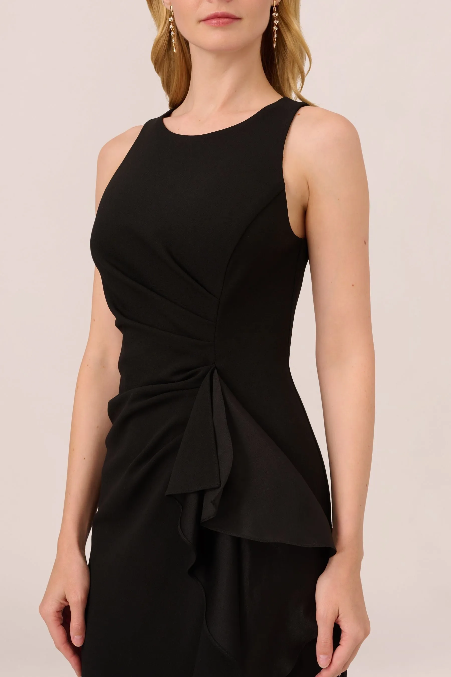 Adrianna Papell Abito Halter In Crêpe Con Volant    