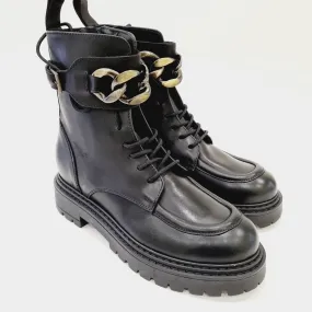 Cafe'noir Stivaletto Anfibio con catena fondo gomma 3 cm pelle black Rif.540
