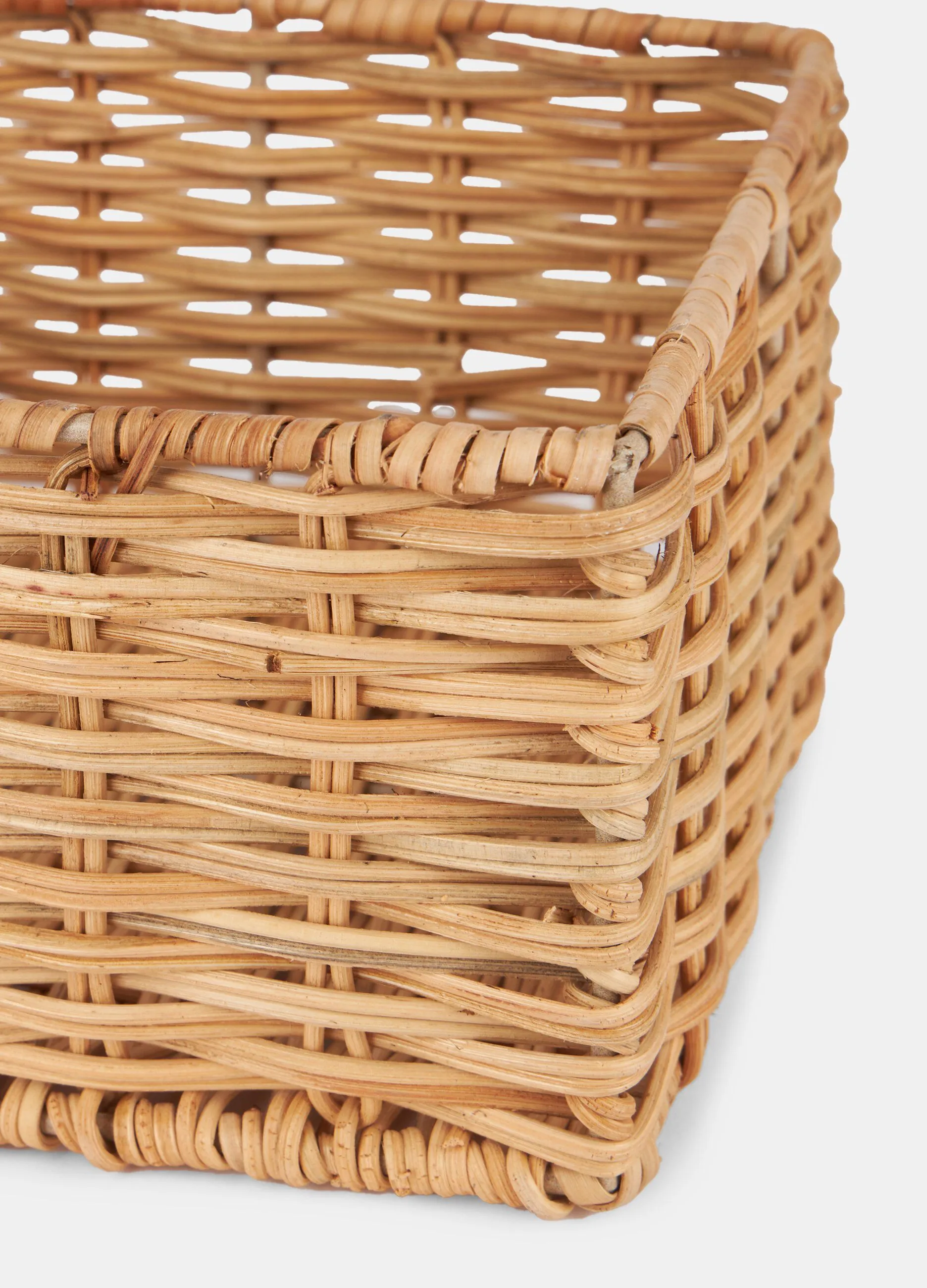 Cestino del pane fatto a mano in rattan