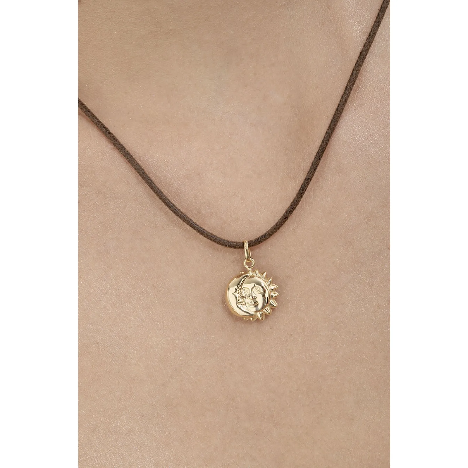 Ciondolo sole luna in oro giallo 18k.