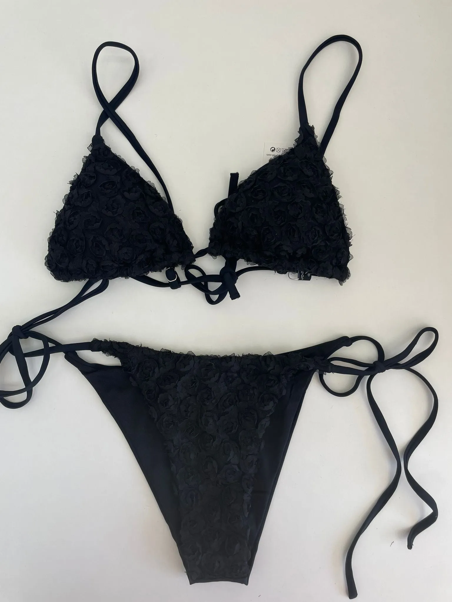 Costume 2 pezzi tinta unita con rose