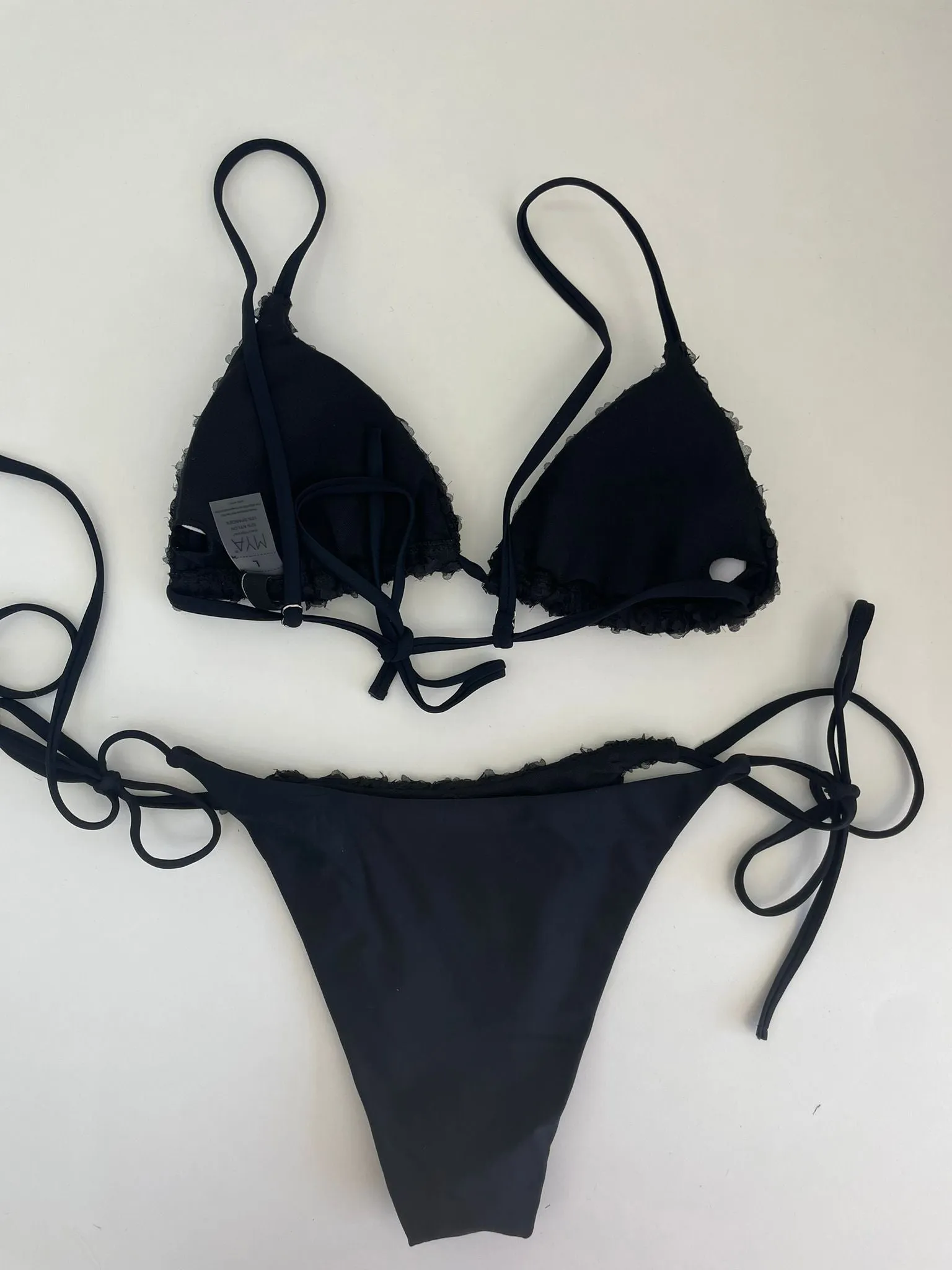 Costume 2 pezzi tinta unita con rose