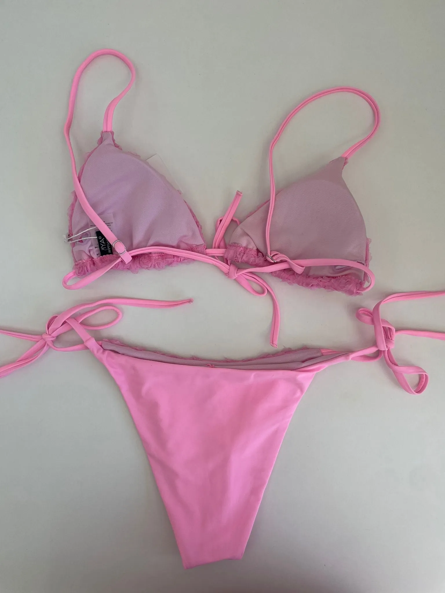 Costume 2 pezzi tinta unita con rose