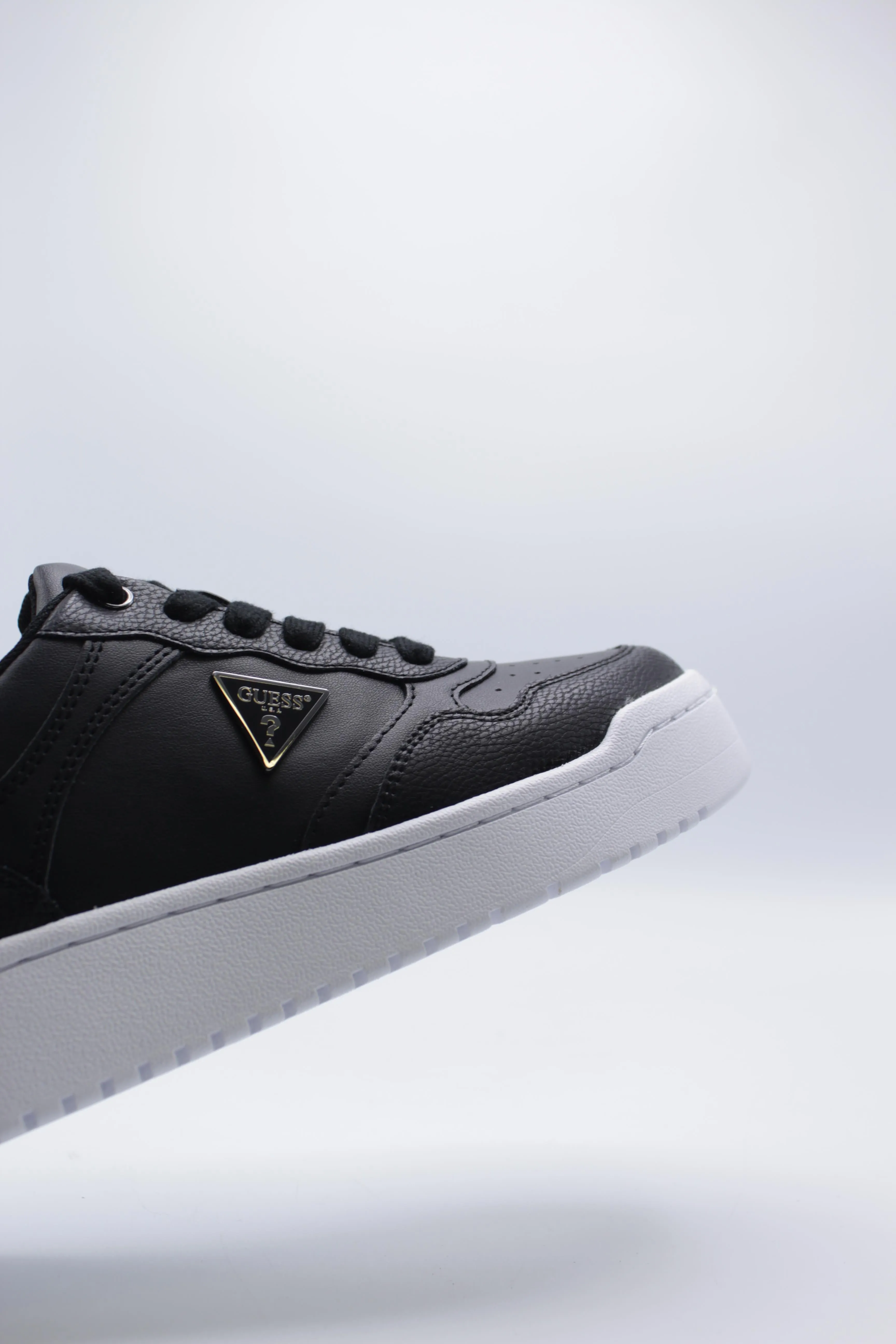 GUESS Sneakers Donna - Nero modello FLPMIRELE12