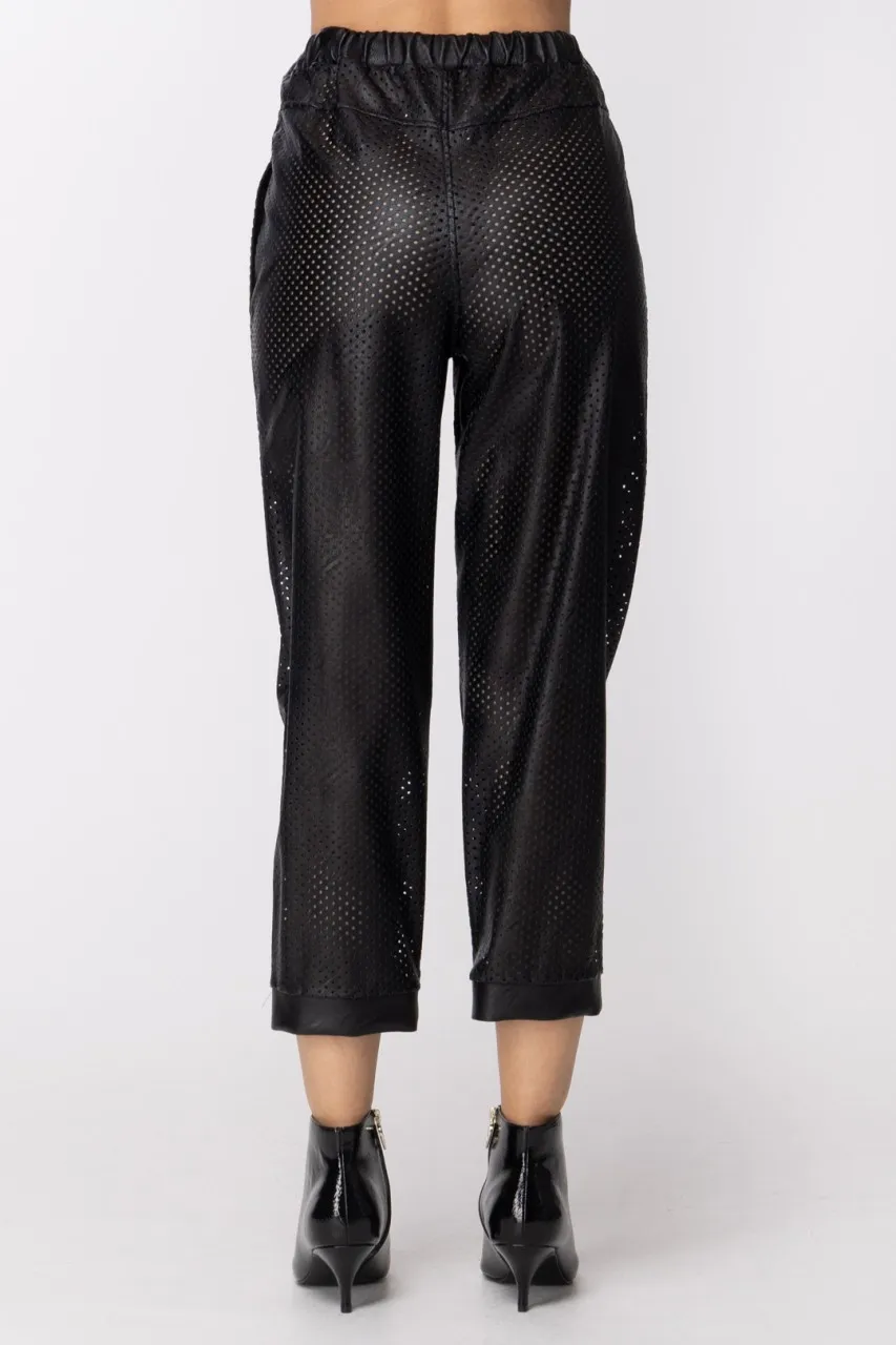 PANTALONE IN ECOPELLE TRAFORATA CON ELASTICO IN VITA VAR UNICA