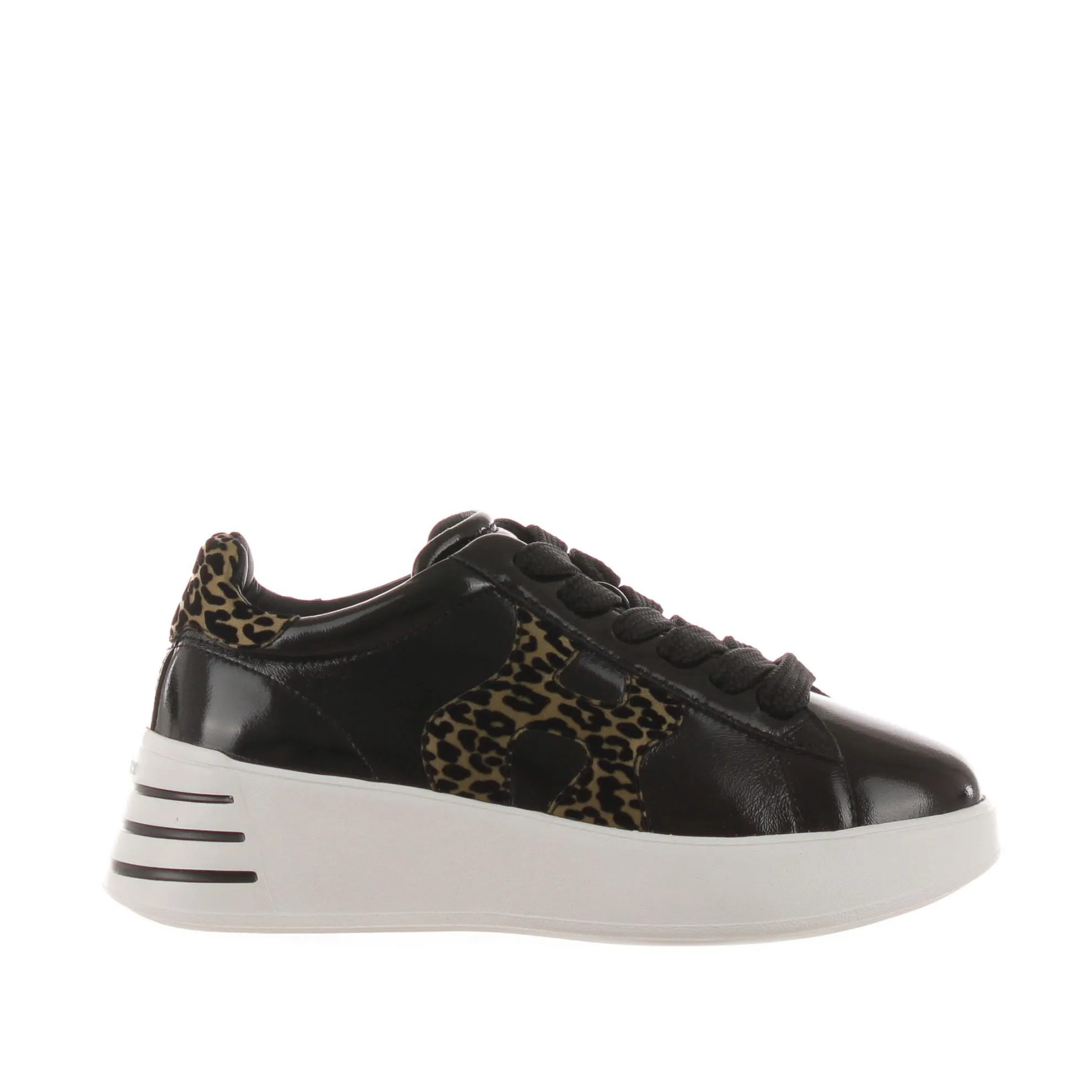 Sneaker rebel in vernice