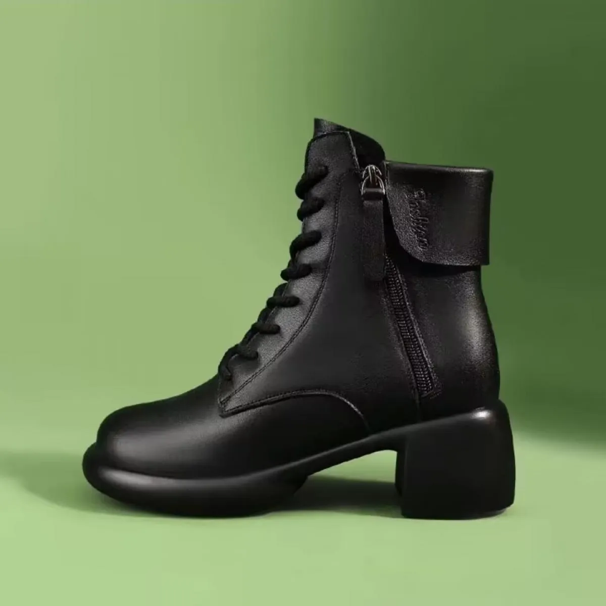 Stivali da donna Nuovo 2024 Retro Stivali con cerniera laterale Scarpe da donna Colore solido Stivaletti con tacco spesso Scarpe