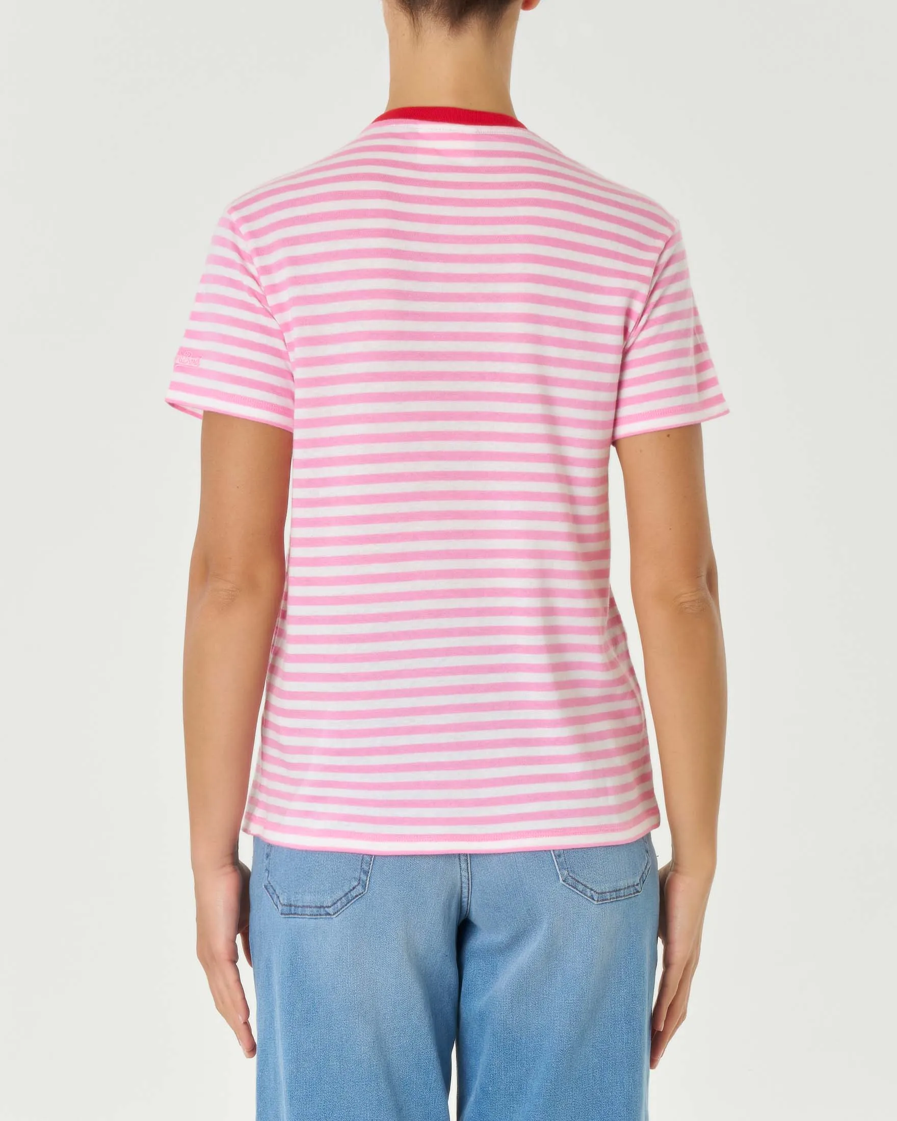T-shirt a righe bianche e rosa in puro cotone con maxi scritta rossa ricamata sul davanti