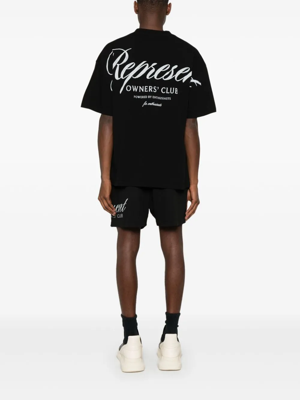T-shirt nera con stampa