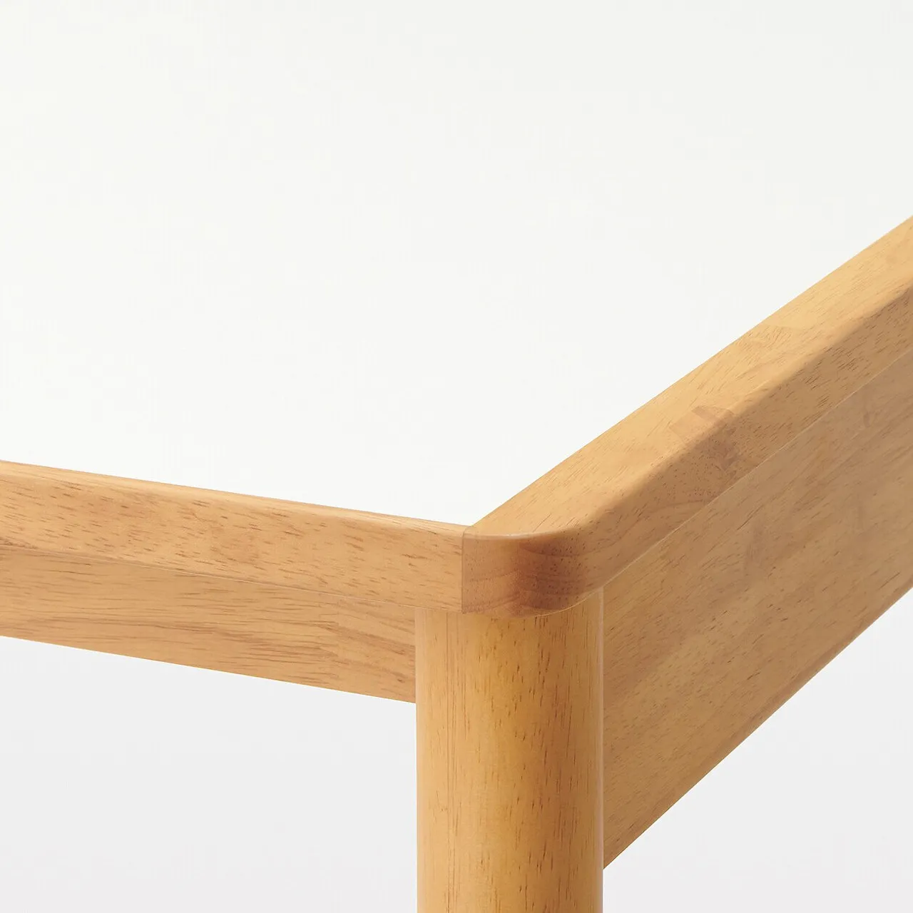 Tavolo in legno dell'albero della gomma con piano melaminico quadrato piccolo 70x70 cm